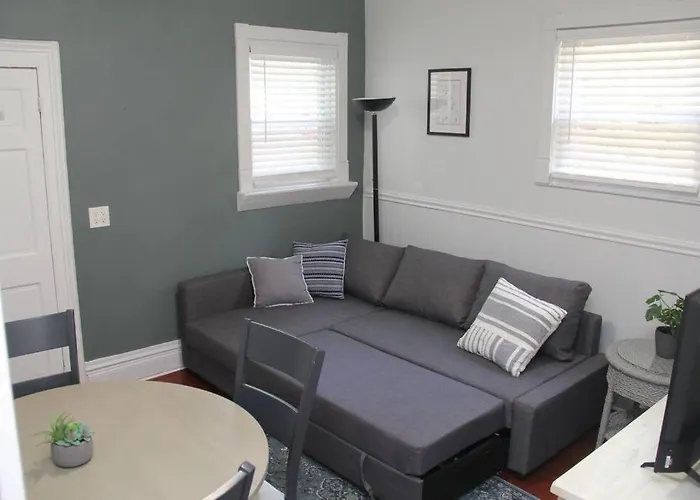 Historic Peaceful Apartment