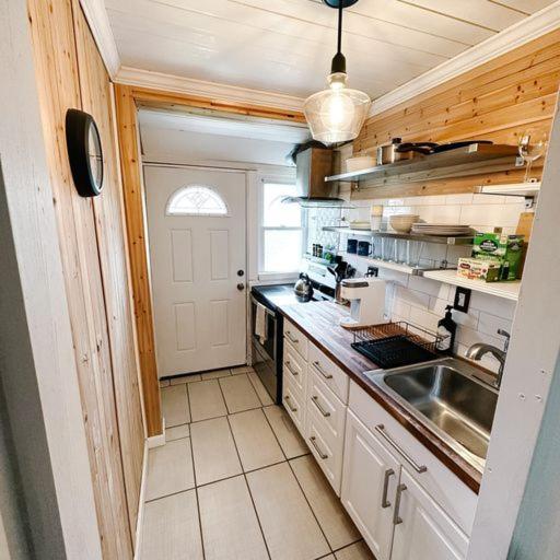 Historic Peaceful Apartment New Haven