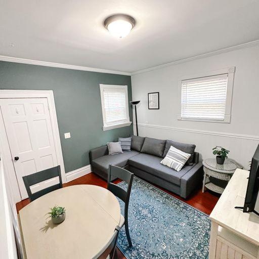 Historic Peaceful Apartment